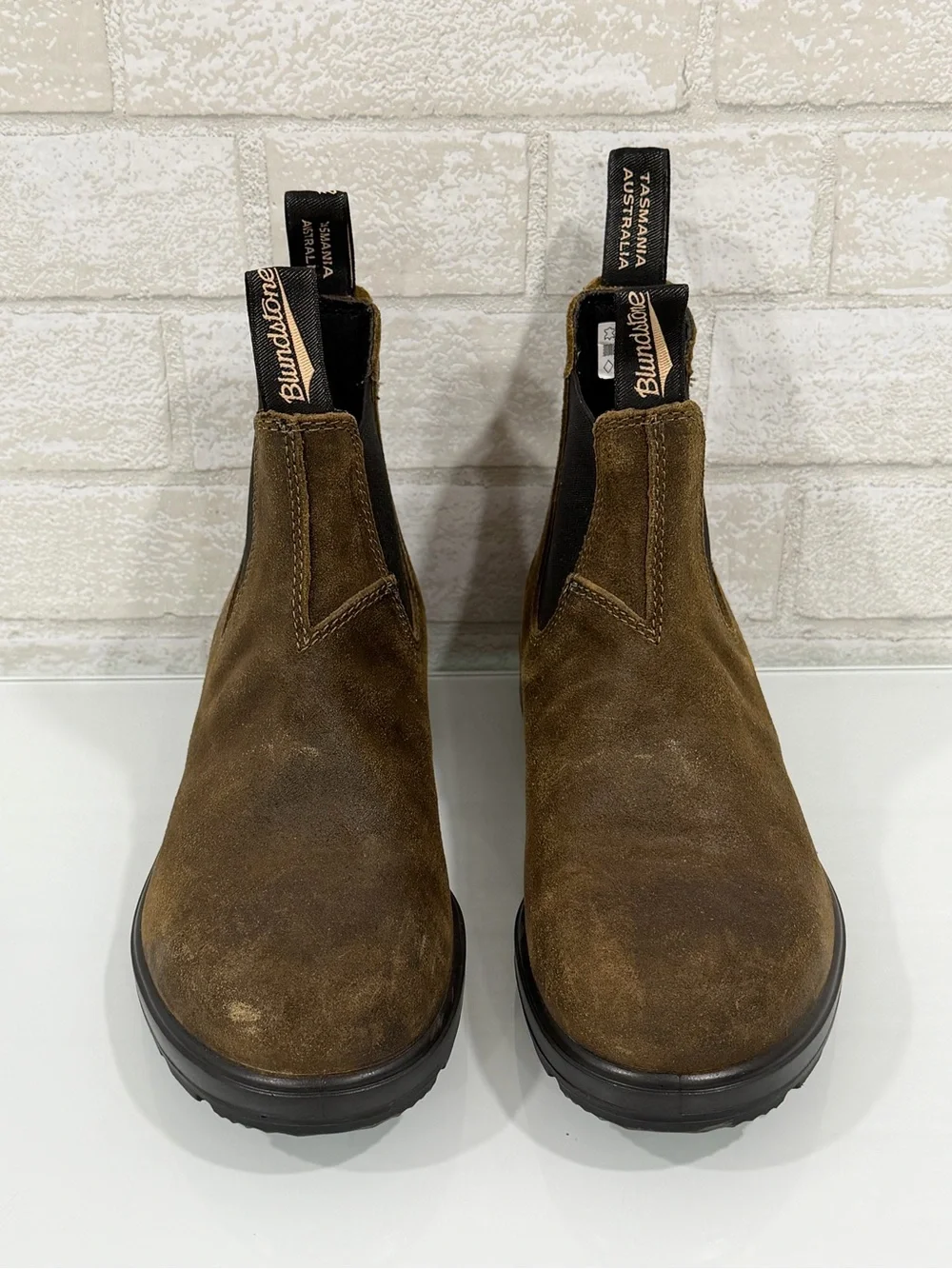 BLUNDSTONE Original Water Resistant Chelsea Boot in Dark Olive - Sz - 9.5 .US